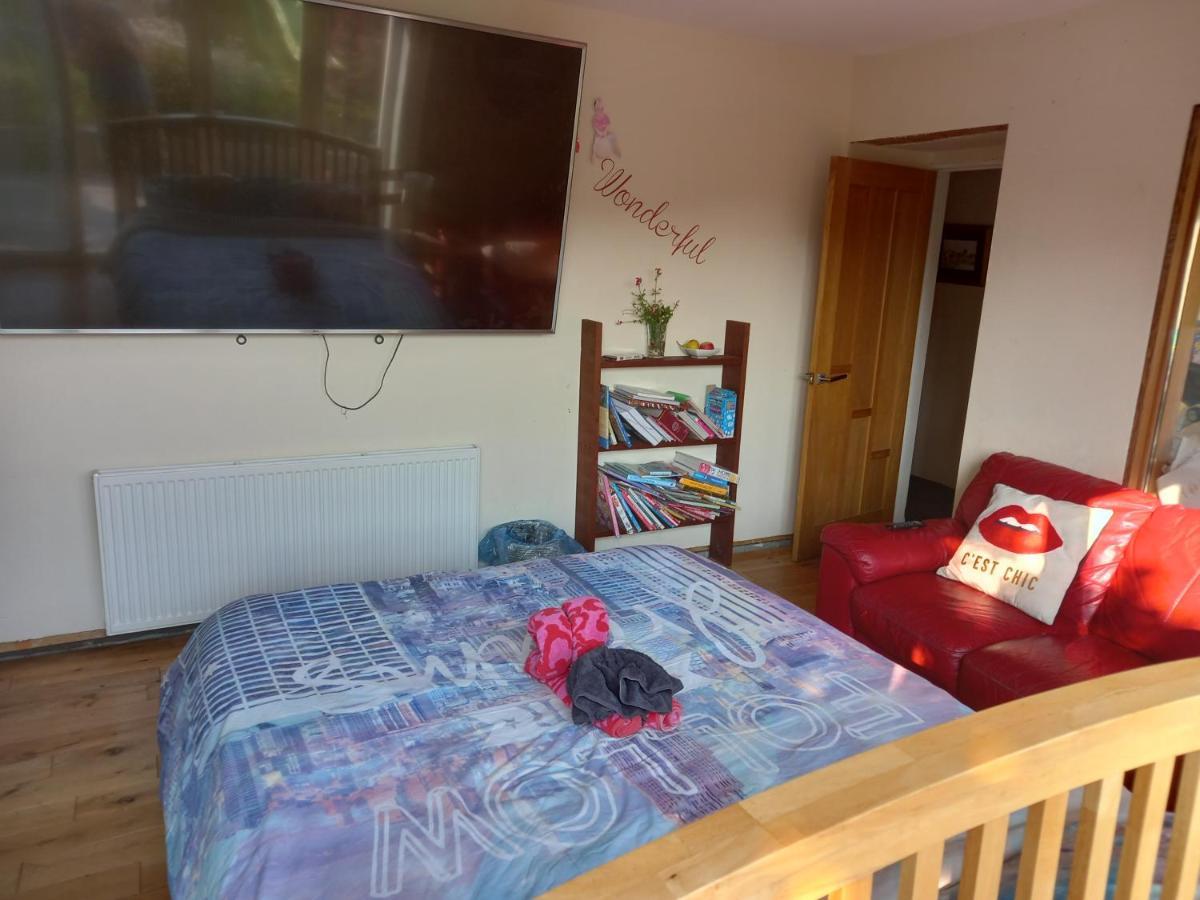 Apartamento No 9 Manor Way Carmarthen Exterior foto